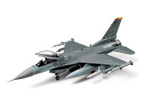 Tamiya Lockheed Martin F-16Cj (Block 50) Fighting Falcon 1:48 61098 Model Kit