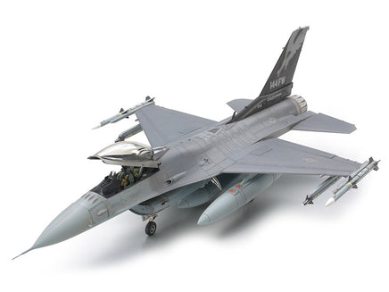 Tamiya Lockheed Martin F-16C (Block 25/32) Fighting Falcon Ang 1:48 61101 Model Kit